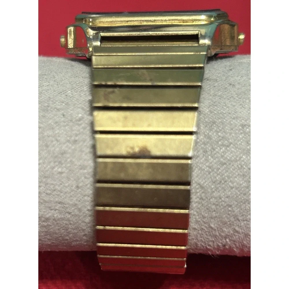 Vintage Timex Indiglo Digital Men Gold Tone Alarm Chrono Quartz Watch New Batter